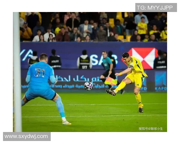 足球巨星进球绝技解析 球场上无法复制的经典瞬间